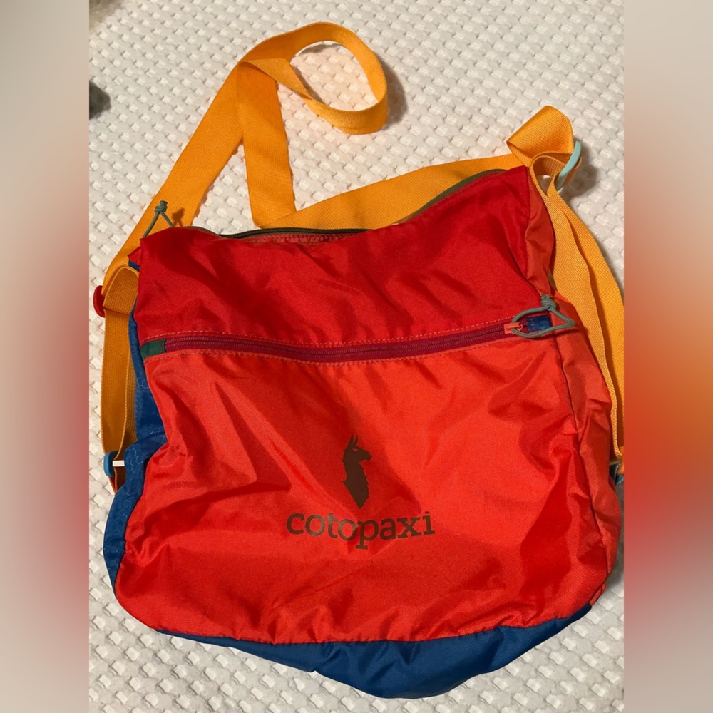 Cotopaxi Taal Convertible Tote - Del Día convertible tote two backpack
